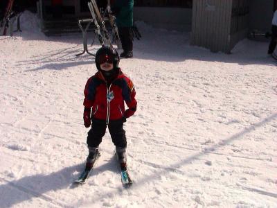 Look Mom I'm Skiing?!?!