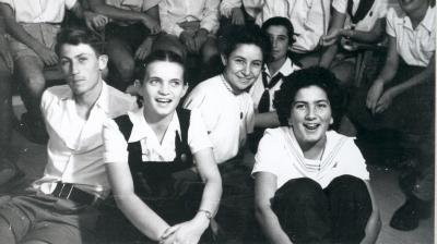 מסיבת סיום לפני הגיוס - סוף 53 - החבר'ה