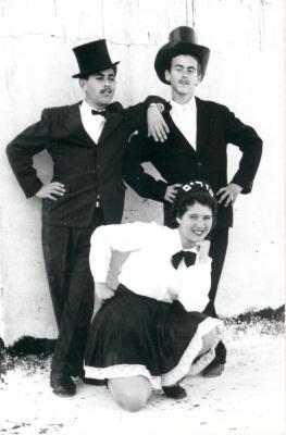 פורים בקן - 1951 - אברמלה, רותי, ואילי