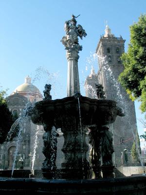 fountain, catedral de puebla
