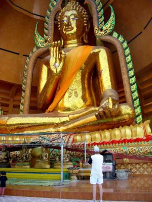 Big Buddha at Wat Tam Sua.jpg