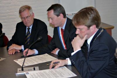 u13/jwc/medium/42564431.JWCondertekening230405x1000Ondertekening15.jpg