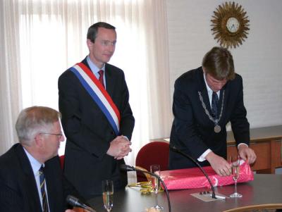 u13/jwc/medium/42564460.JWCondertekening230405x1000Ondertekening26.jpg
