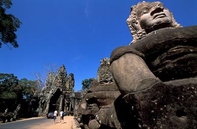 u13/kawin_t/medium/38500633.Angkor_Thom_02.jpg