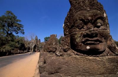 u13/kawin_t/medium/38500634.Angkor_Thom_04.jpg