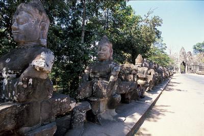 u13/kawin_t/medium/38500635.Angkor_Thom_05.jpg