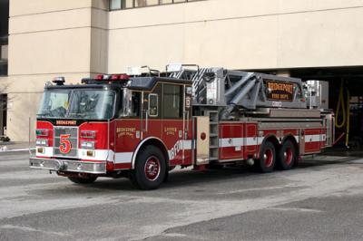 LADDER-5 (2002 Pierce Dash Mid-Mount HD Tower Ladder)