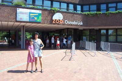 Anna and Gudrun at Zoo Entrance