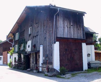Oberstdorf - Mitten ins Dorf  ein Heuboden(20.7.2002)