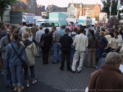 Turnhout (Belgium) Grote Markt - 6.8.2002 - Marktinvasie door de foorkramers onder grote belangstelling  ...
