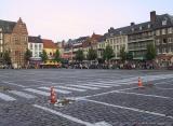 Turnhout (Belgium) Grote Markt 6.8.2002 - wachten op de foorkramers