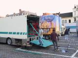 Turnhout (Belgium) Grote Markt - 6.8.2002 - Marktinvasie door de foorkramers - Het opbouwen begint onmiddellijk ...