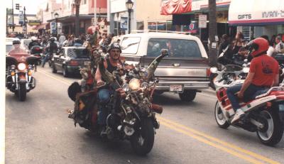bikeweek-90s 211.JPG