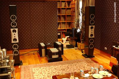Audio Room, vynil records behind, extensive collection!!!