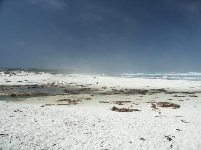 Beach (a polarizing filter produced the unreal colors of the sky)