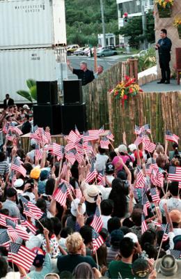 clinton_in_guam_1996