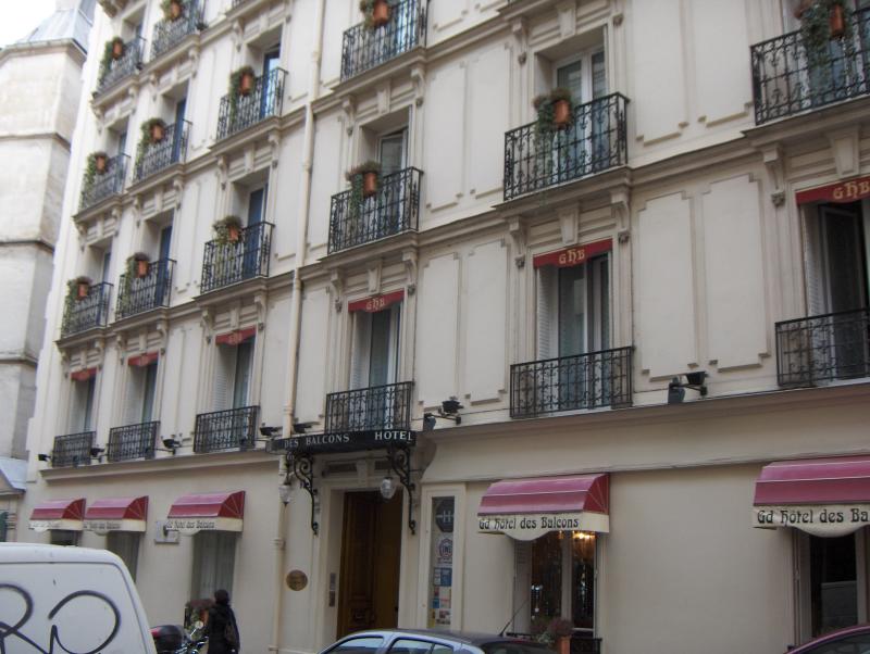 The front of Hotel des Balcons - our home for the next 5 nights