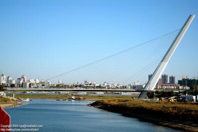 Harbin 哈爾濱 - a bridge leading to Sun Island