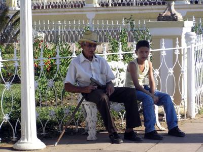 2004 11 26 - Trinidad - Generations.jpg