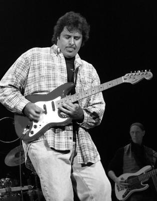 u13/peytonhoge/medium/41628015.VinceGillatTheRyman.jpg