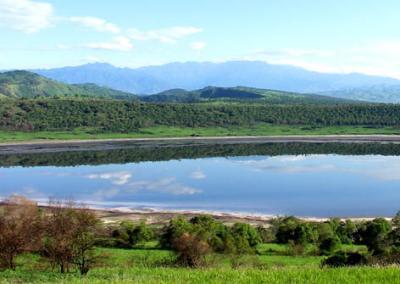 Nyamunuka salt lake.jpg
