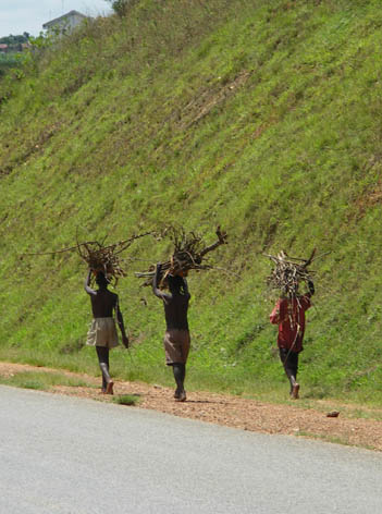 Mbarara-Masaka road 2.jpg