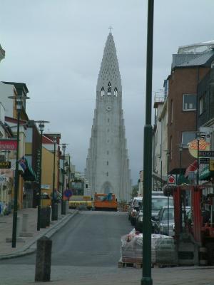 Hallgrímskirkja, viewed up Skólavörðustígur street