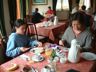 Dining at Efri Brú