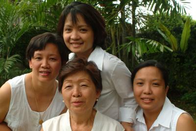 Sarah,Nennen,Mom and Trina