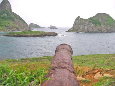 u13/ronnihansen/medium/38452215.CanonprotectingFernandodeNoronha.jpg