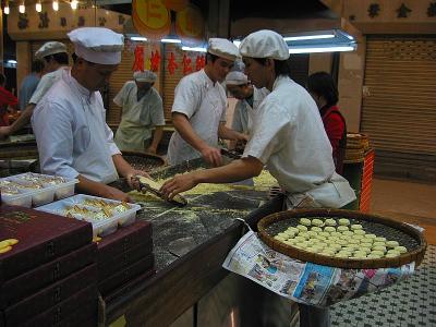 Making almond cakes