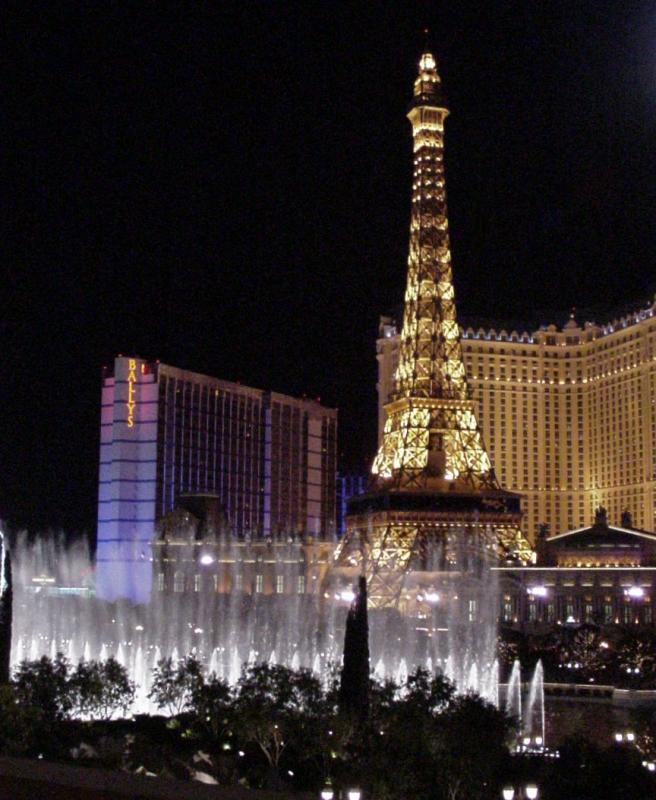 <b>Bellagio Fountains by Night</b><br><font size=1>by Bev Brink</font>