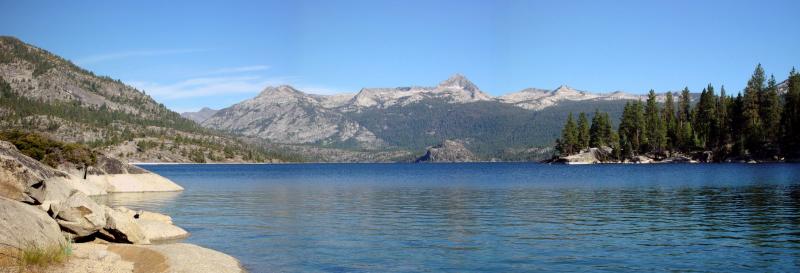 Mono Hotspring lake by Antoine