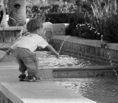 A Child And A Fountain by Canaroni