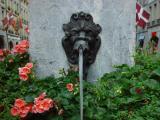 <B> Look at me !! </B> <br> by Bearuang </br>