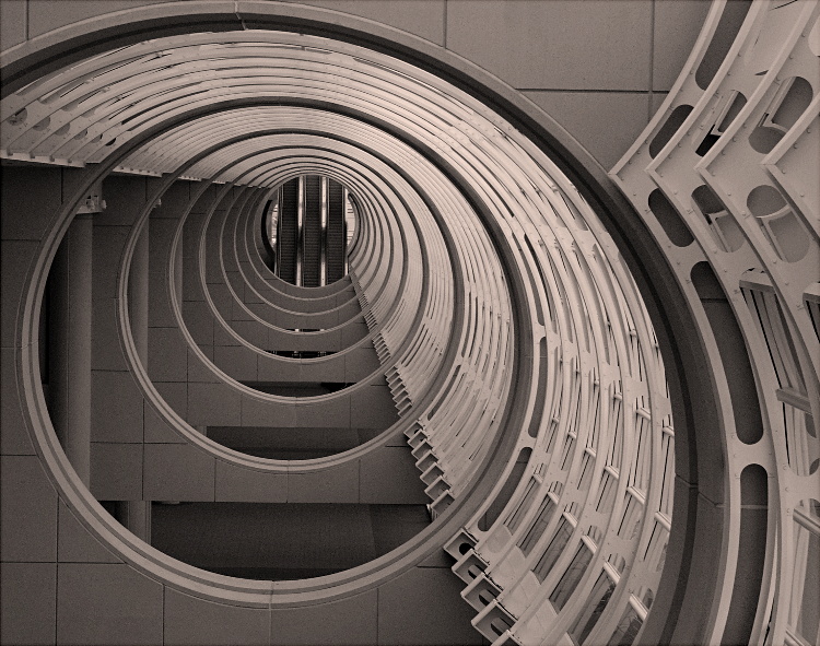 <b>5th <b>Inside The Ship</b><br><i>by Dan Chusid</i><br><br><a href=http://www.pbase.com/camera0bug><i>click-my gallery</i></a>
