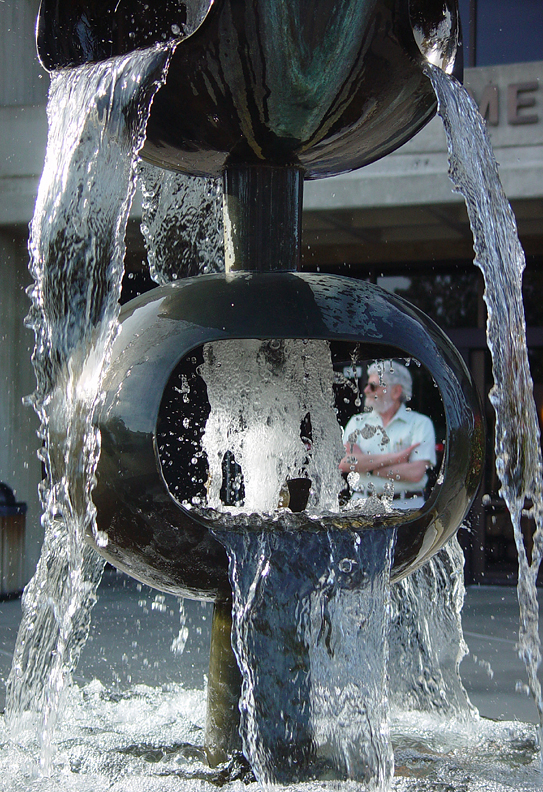 6th (tie)<br>Fountain Guru</B><BR><FONT size=1>by Ann Chaikin</FONT>
