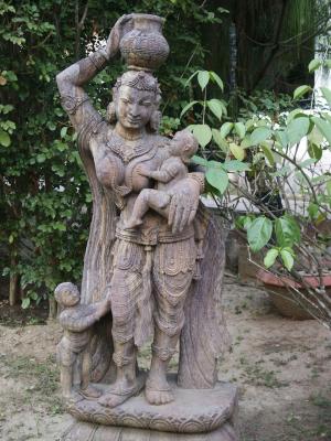 Statue at Chhuti.JPG