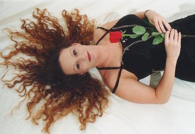 u13/susanne_medic/medium/38414503.RedRose.jpg