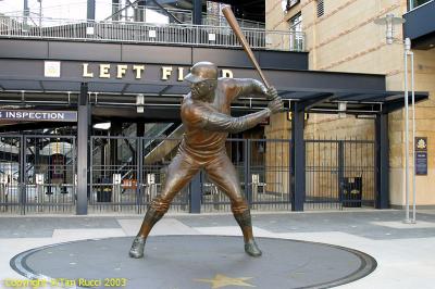 4563 - Willie Stargell Statue