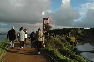 crowds advancing on bridge January 1