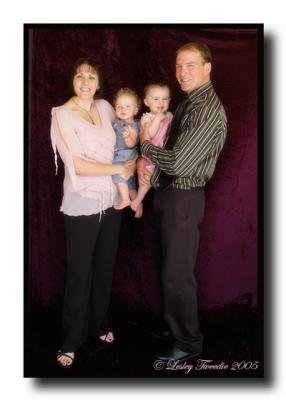 u13/tweeds04/medium/42542299.MumDadandtheGirls.jpg