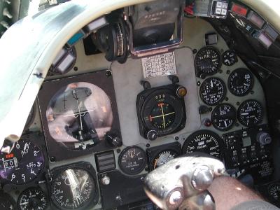 u13/uzgroup/medium/3534423.cockpit.jpg