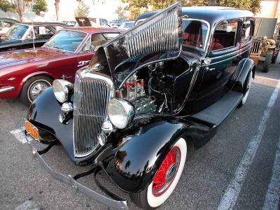 1934 Ford  - Fuddruckers Lakewood, CA Saturday night meet