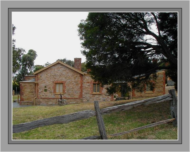 Side view - old court-house etc