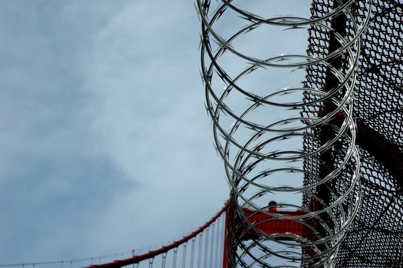 20050325 / Razor Wire