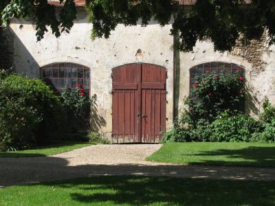 Epoisses , porte des communs