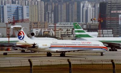 B-2137 China Eastern MD-82