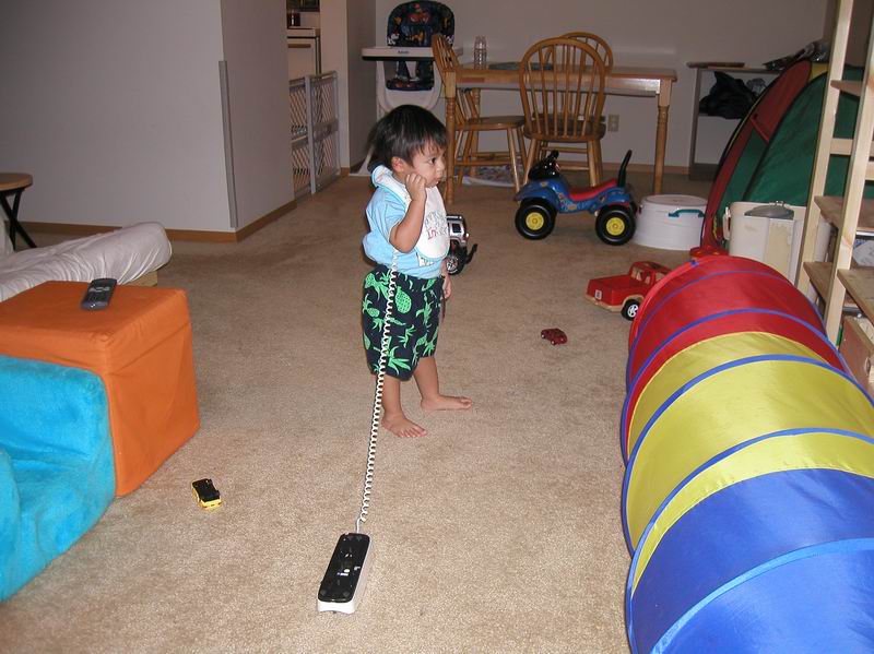 Hello! Hello! I wanna talk to grandma!