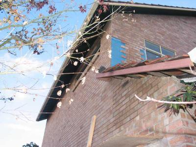 brick facings meet full bricks